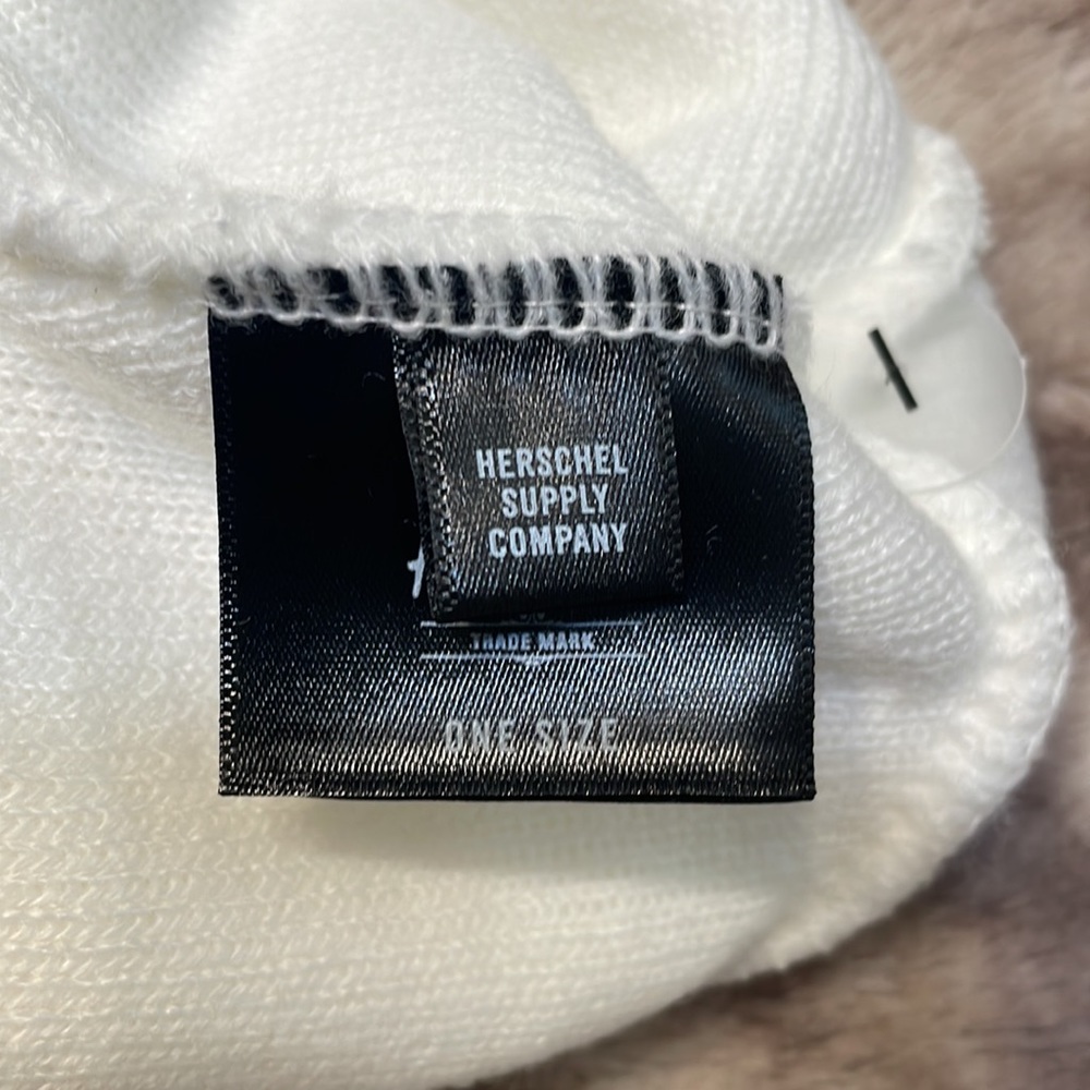 New With Tags Herschel White Beanie - Picture 7 of 9